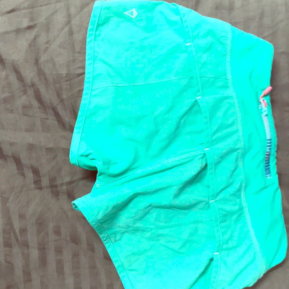 Ivivvia shorts size 2